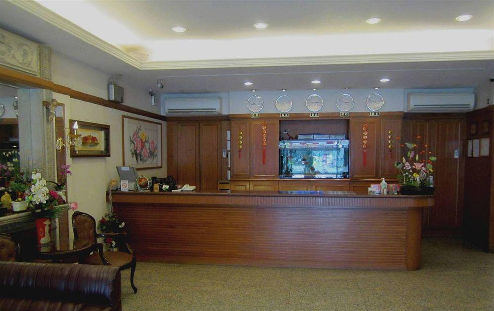 Sin Fu Business Hotel Taichung Exterior photo